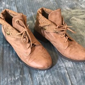 Brown boots